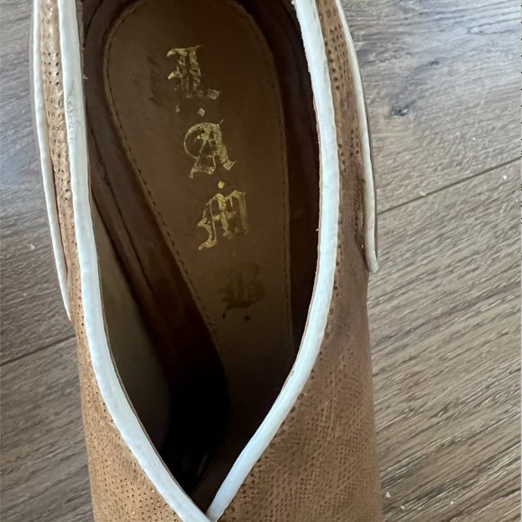 Adorable peep toe 6.5 stills to brown, tan, and off white edge with laces to tie - Picture 6 of 7